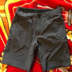 Men’s shorts- quick dry material sz30